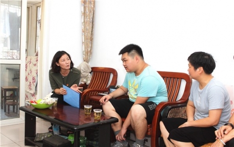 結(jié)對(duì)社區(qū)困難家庭，持續(xù)開展資助助學(xué)