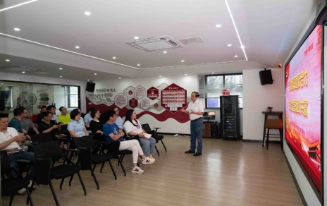 黨建引領，為共富注入“聯(lián)動力” ---承辦城南街道商交園七一主題活動