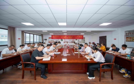 以學(xué)促行、以行促干、正風(fēng)肅紀(jì)，勤廉并重干事業(yè)！